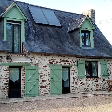 Chambre D Hote La Roussiere Saint-Ouen-Des-Toits Exterior foto
